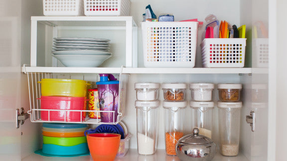Comment organiser son placard cuisine avec les bons produits ?